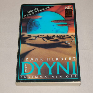 Frank Herbert Dyyni Ensimmäinen osa